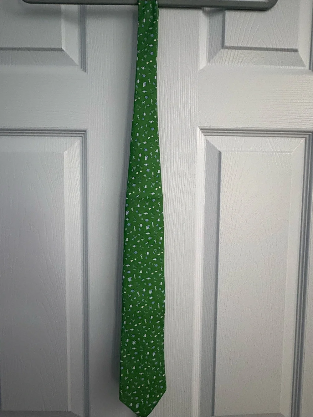 Vineyard Vines Green Tie with Blue and White Nautical Motifs